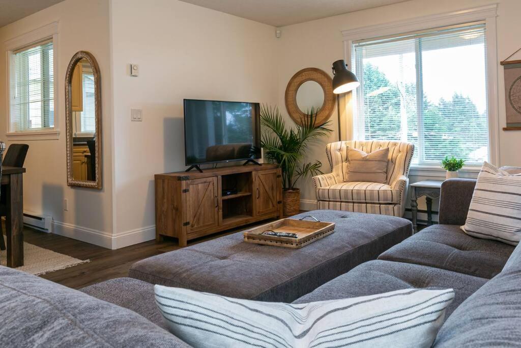 Villa Cozy Renovated Oasis W Private Terrace & Parking Victoria Exterior foto